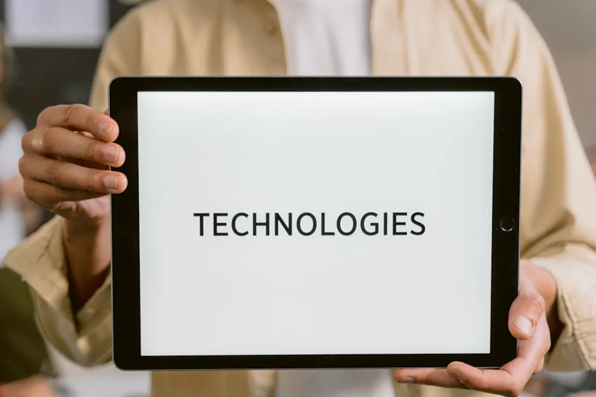 newsfaire.com for marketers: a fresh look at AI and emerging technology
